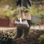 1066710_Fiskars_Ergonomic_rounded_spade_Grey_Action_02_1x1.jpg