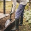 1067516_Fiskars_solid_spade_XL_blade_action_02_1x1.jpg