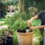 Fiskars_Garden_Action_Premium_Planters_Trowel_1000726-3.jpg
